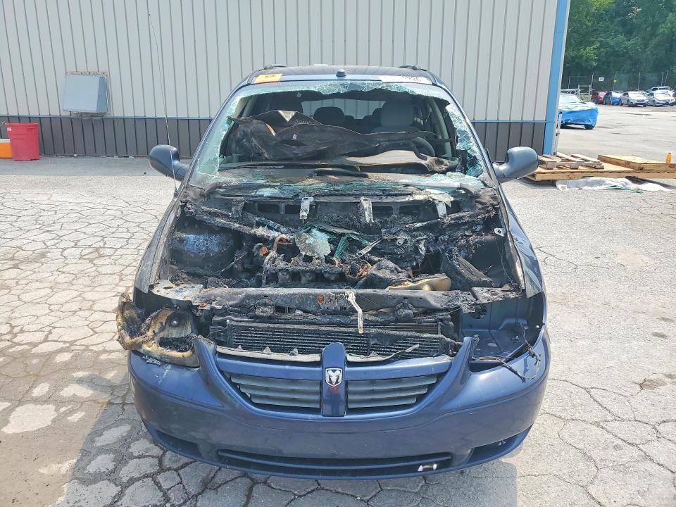 64333226 :رقم المزاد ، 1D4GP24R25B305075 vin ، 2005 Dodge Grand Caravan مزاد بيع