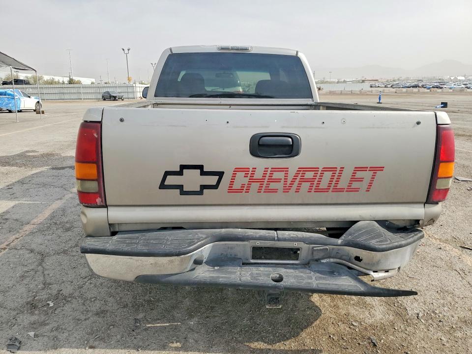 63779106 :رقم المزاد ، 2GCEC19V2Y1135191 vin ، 2000 Chevrolet Silverado مزاد بيع