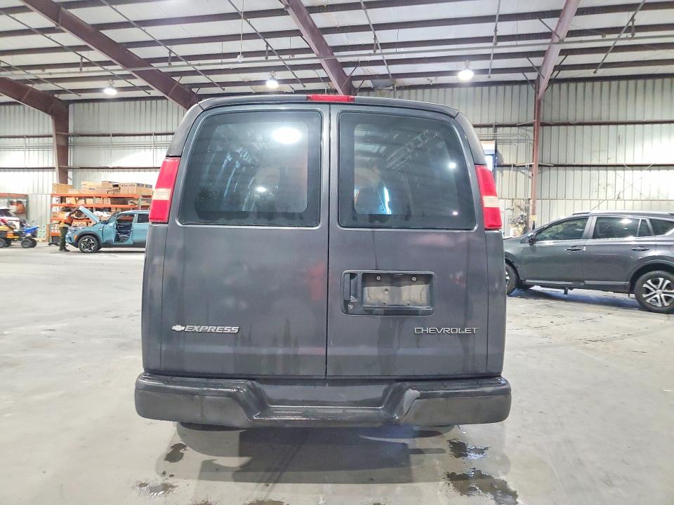 Продажа на аукционе авто 2004 Chevrolet Express G1500, vin: 1GCEG15X441112748, номер лота: 64308106