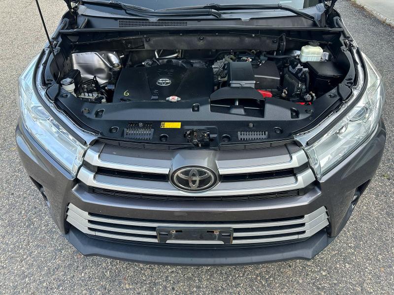 2018 Toyota Highlander მანქანა იყიდება აუქციონზე, vin: 5TDJZRFH5JS535979, აუქციონის ნომერი: 65192076