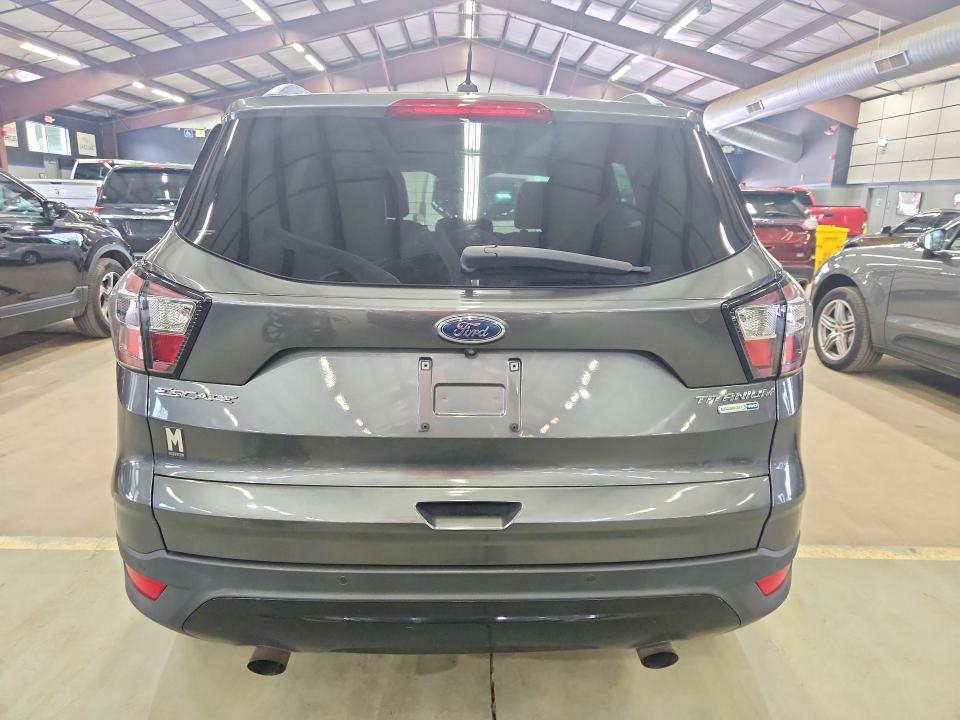 2017 Ford Escape მანქანა იყიდება აუქციონზე, vin: 1FMCU9JD7HUE81744, აუქციონის ნომერი: 64263416