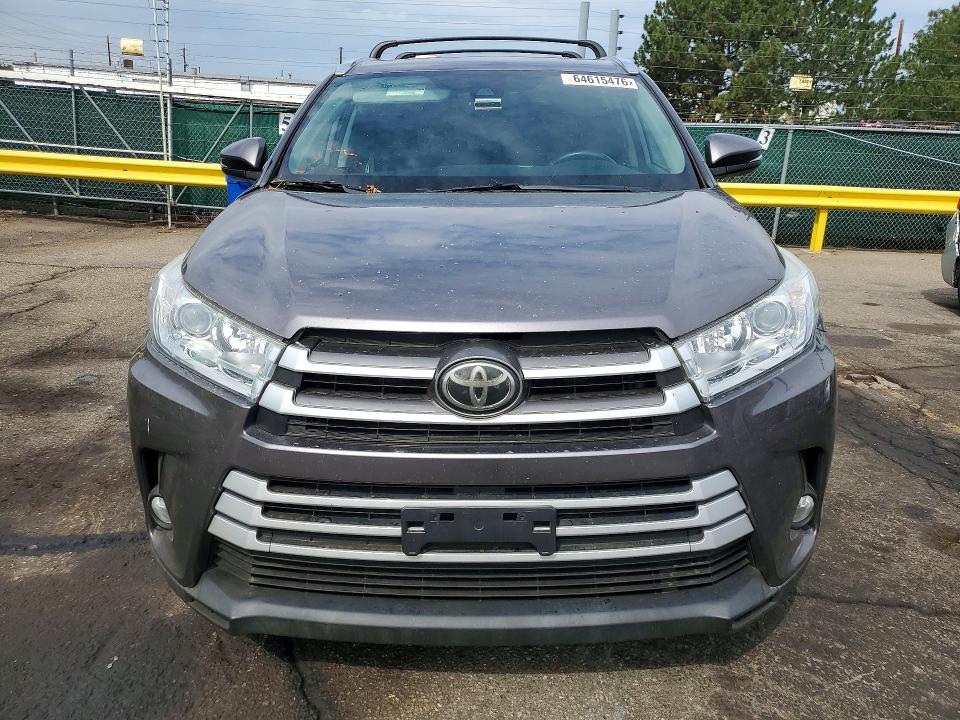 2018 Toyota Highlander მანქანა იყიდება აუქციონზე, vin: 5TDJZRFH4JS534807, აუქციონის ნომერი: 64615476