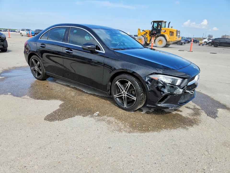 64106596 :رقم المزاد ، WDD3G4EB5KW018879 vin ، 2019 Mercedes-benz A مزاد بيع