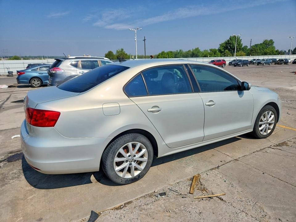 63678996 :رقم المزاد ، 3VWDP7AJ3CM321879 vin ، 2012 Volkswagen Jetta مزاد بيع
