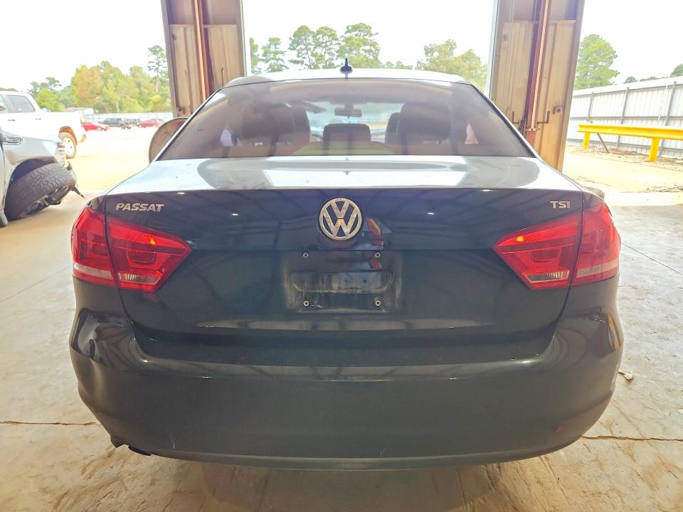 2015 Volkswagen Passat მანქანა იყიდება აუქციონზე, vin: 1VWAS7A39FC037584, აუქციონის ნომერი: 65878086