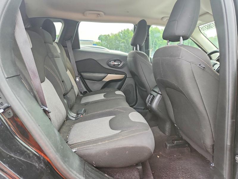 Продаж на аукціоні авто 2018 Jeep Cherokee, vin: 1C4PJMCB0JD529684, номер лоту: 63786316