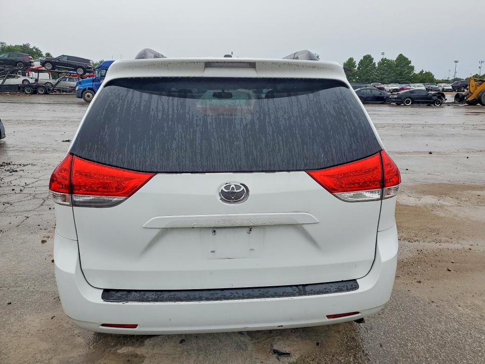 Продажа на аукционе авто 2013 Toyota Sienna, vin: 5TDKK3DC7DS283296, номер лота: 64143956
