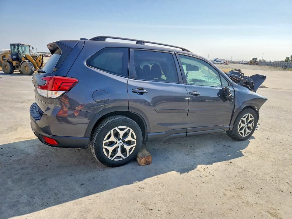 67376816 :رقم المزاد ، JF2SKAJC5MH542401 vin ، 2021 Subaru Forester مزاد بيع
