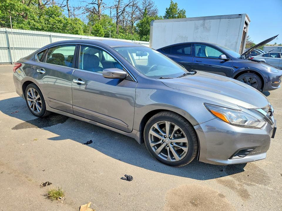 Продажа на аукционе авто 2018 Nissan Altima, vin: 1N4AL3AP0JC277407, номер лота: 64411526