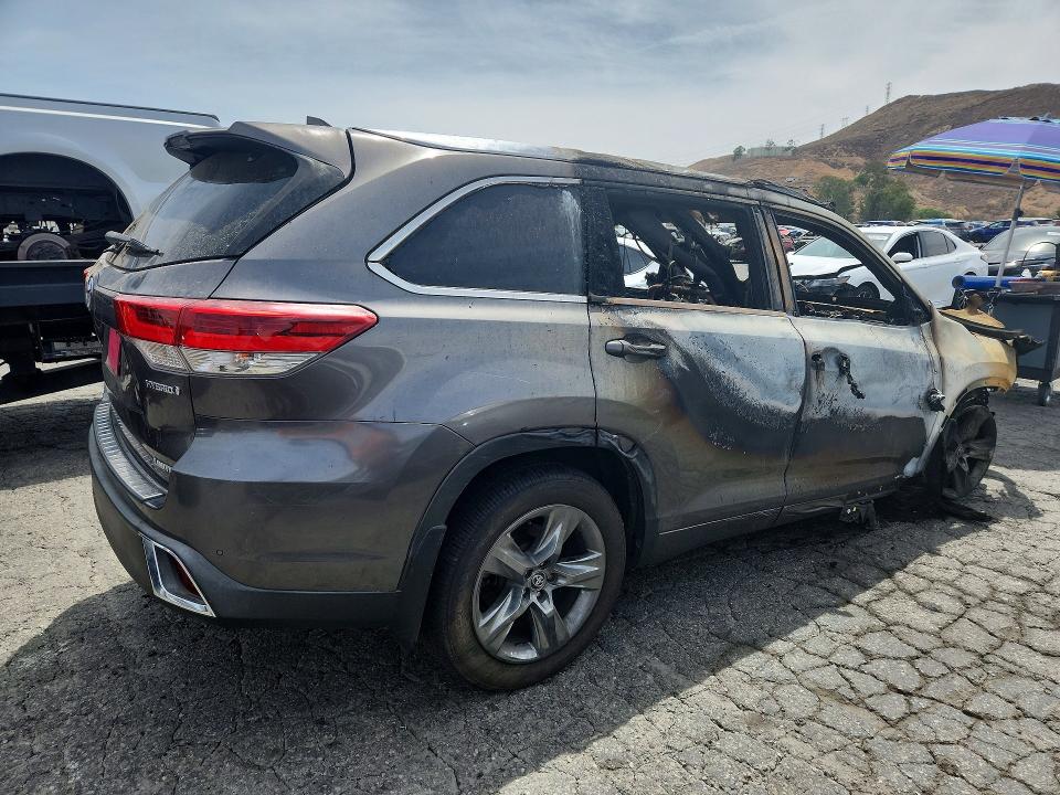 63435966 :رقم المزاد ، 5TDDGRFH9JS045984 vin ، 2018 Toyota Highlander Hybrid مزاد بيع