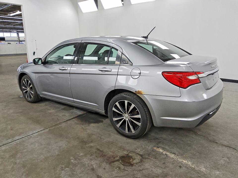 61455636 :رقم المزاد ، 1C3CCBBB4DN633354 vin ، 2013 Chrysler 200 مزاد بيع