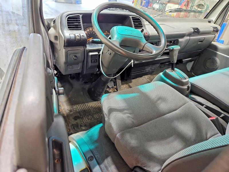 2000 Isuzu Npr მანქანა იყიდება აუქციონზე, vin: 4KLC4B1R2YJ802307, აუქციონის ნომერი: 64331656