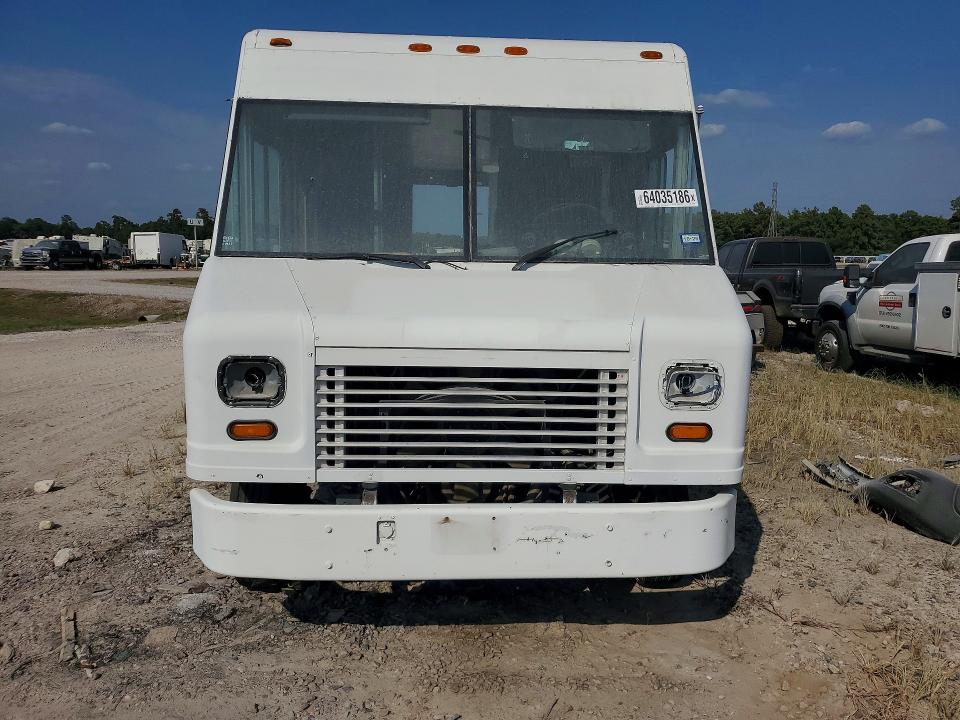 64035186 :رقم المزاد ، 4UZAANDH35CU14986 vin ، 2005 Freightliner Mt45 Chassis مزاد بيع