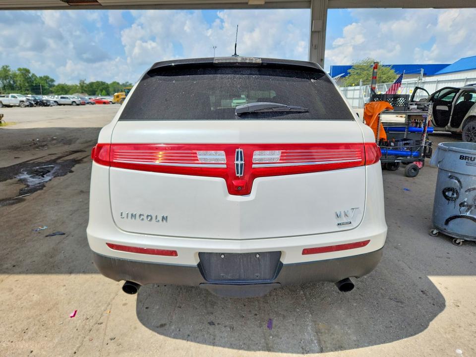 Продажа на аукционе авто 2015 Lincoln Mkt, vin: 2LMHJ5AT4FBL03652, номер лота: 65485576