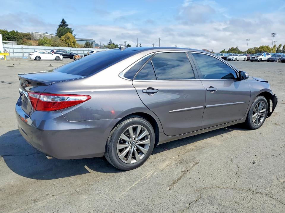 2017 Toyota Camry მანქანა იყიდება აუქციონზე, vin: 4T1BF1FK2HU621178, აუქციონის ნომერი: 64527066