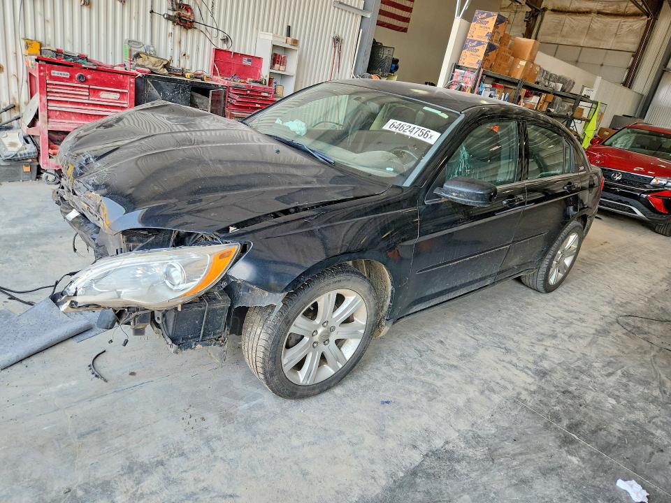 Auction sale of the 2013 Chrysler 200, vin: 1C3CCBBB0DN666013, lot number: 64624756