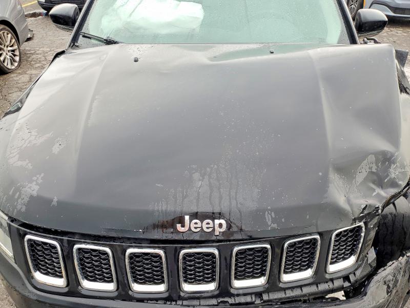 64298136 :رقم المزاد ، 3C4NJDCB1JT222851 vin ، 2018 Jeep Compass مزاد بيع