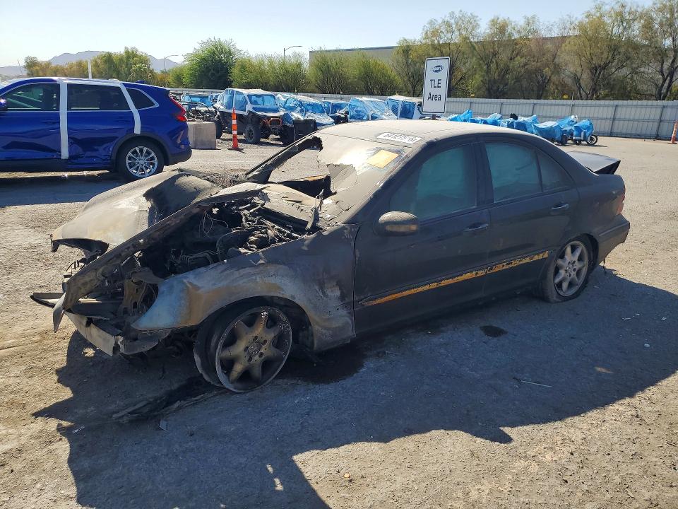 64127526 :رقم المزاد ، WDBRF64J61F025526 vin ، 2001 Mercedes-benz C مزاد بيع