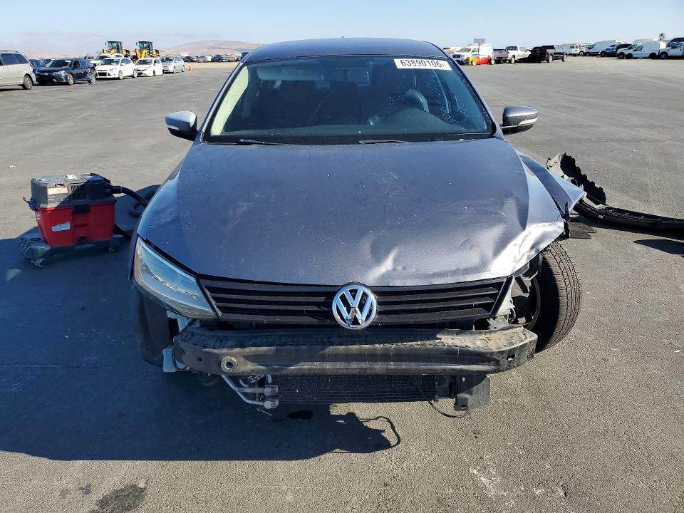63890106 :رقم المزاد ، 3VWDP7AJ4CM316366 vin ، 2012 Volkswagen Jetta مزاد بيع