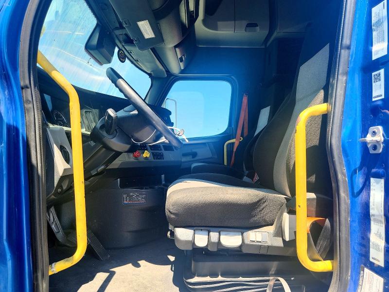 2022 Freightliner Cascadia 126 მანქანა იყიდება აუქციონზე, vin: 3AKJHHDR0NSMF6583, აუქციონის ნომერი: 65714926