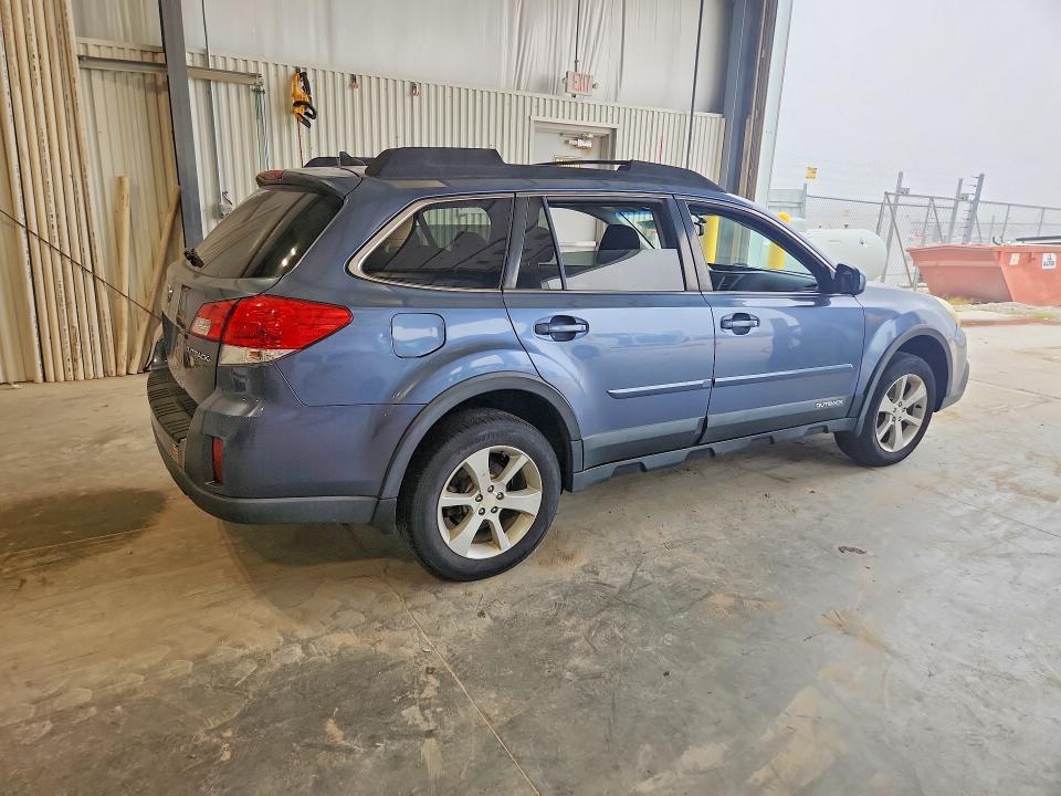 Продажа на аукционе авто 2014 Subaru Outback, vin: 4S4BRCCCXE3266777, номер лота: 64398606