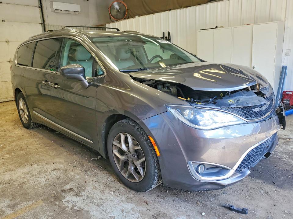 Продаж на аукціоні авто 2017 Chrysler Pacifica, vin: 2C4RC1EG3HR506305, номер лоту: 64377426