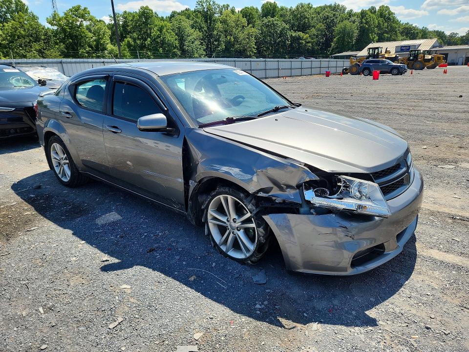63544176 :رقم المزاد ، 1C3CDZCB3DN603704 vin ، 2013 Dodge Avenger مزاد بيع