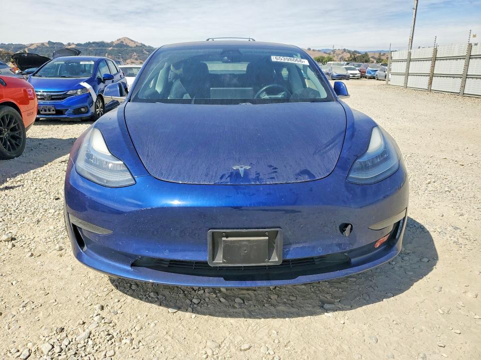 65398066 :رقم المزاد ، 5YJ3E1EA9JF040392 vin ، 2018 Tesla Model 3 مزاد بيع