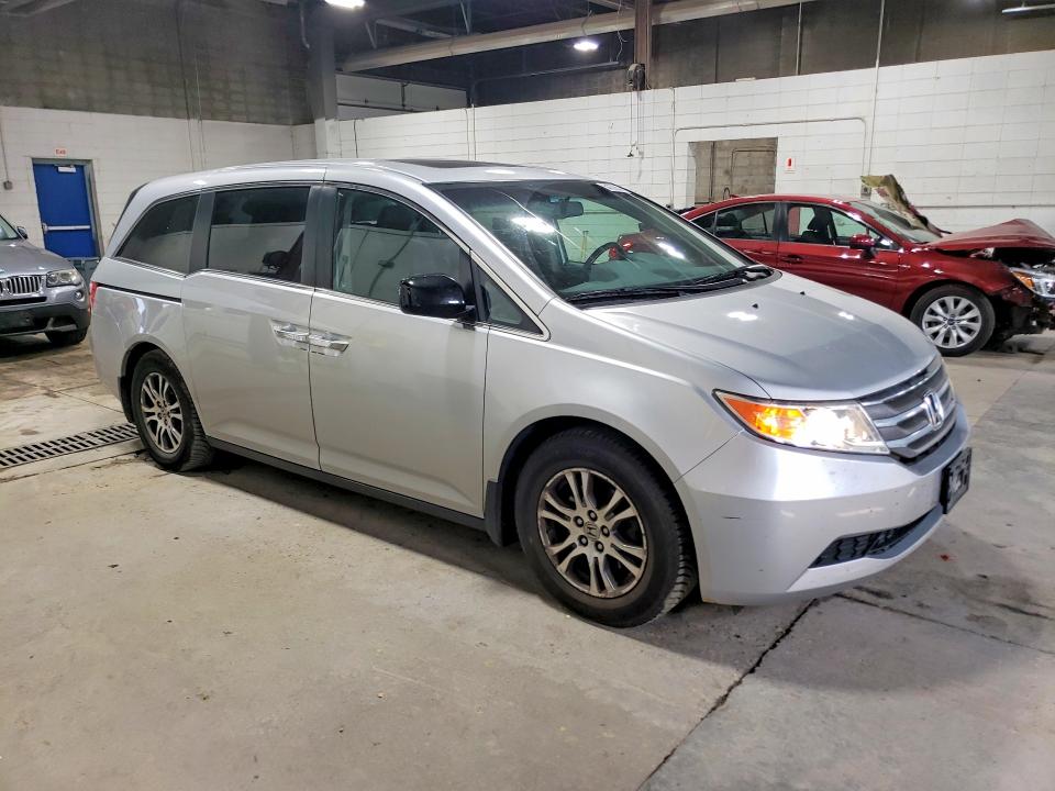 64737056 :رقم المزاد ، 5FNRL5H63BB058550 vin ، 2011 Honda Odyssey مزاد بيع