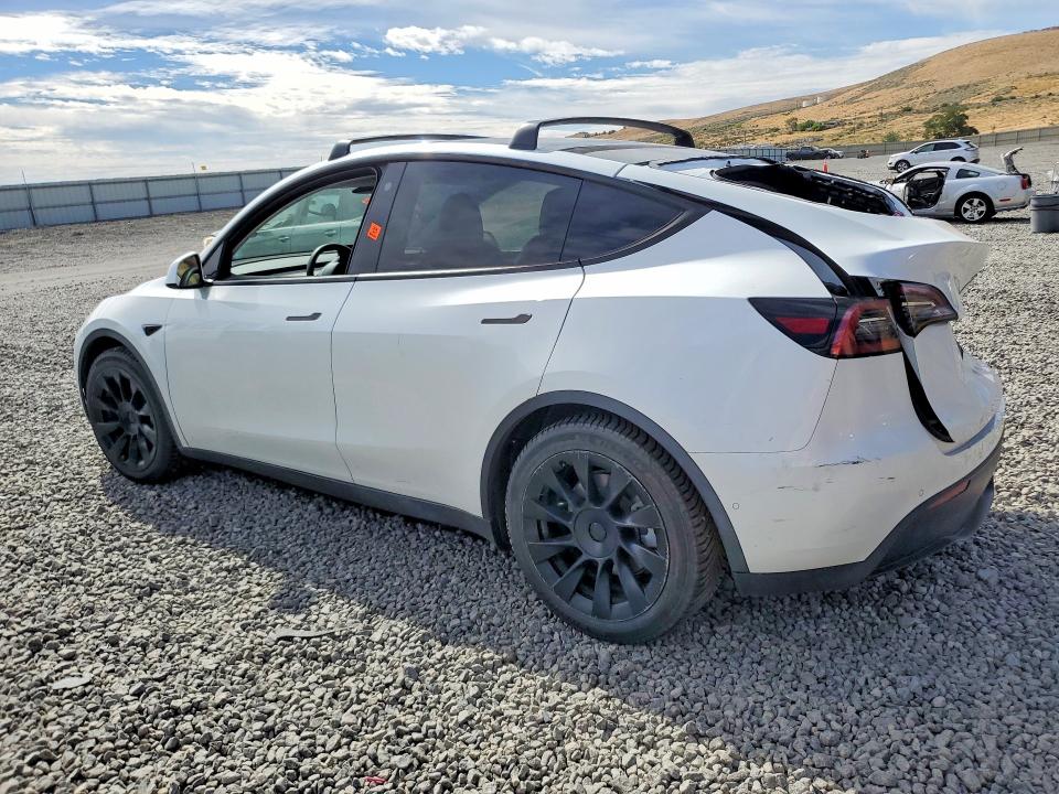 64624886 :رقم المزاد ، 7SAYGAEE8NF524419 vin ، 2022 Tesla Model Y مزاد بيع
