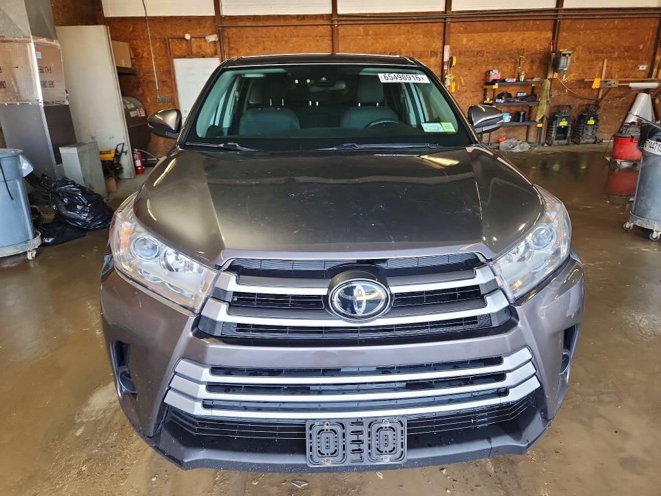 Продаж на аукціоні авто 2018 Toyota Highlander, vin: 5TDBZRFH9JS849400, номер лоту: 65498916