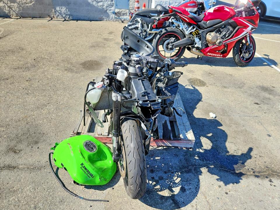 63708266 :رقم المزاد ، JKBZXJK10SA007094 vin ، 2025 Kawasaki Zx636 مزاد بيع