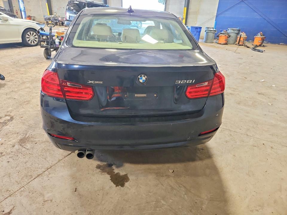 2015 Bmw 328 მანქანა იყიდება აუქციონზე, vin: WBA3B5G59FNS19828, აუქციონის ნომერი: 63027906
