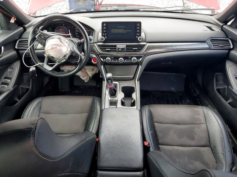 60363006 :رقم المزاد ، 1HGCV1F33JA191139 vin ، 2018 Honda Accord مزاد بيع