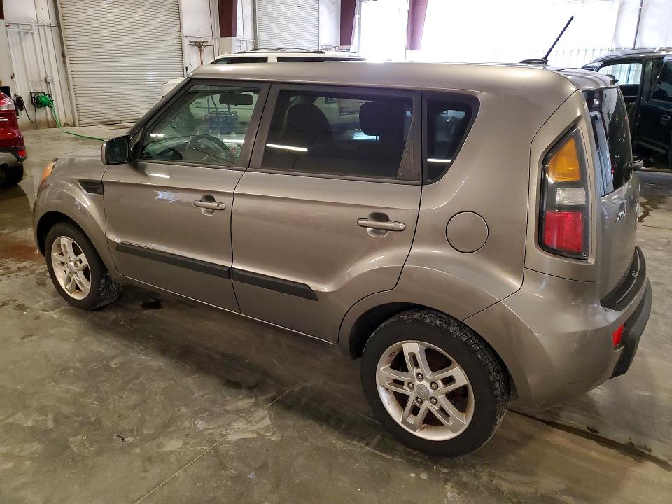 64813526 :رقم المزاد ، KNDJT2A29B7331967 vin ، 2011 Kia Soul مزاد بيع