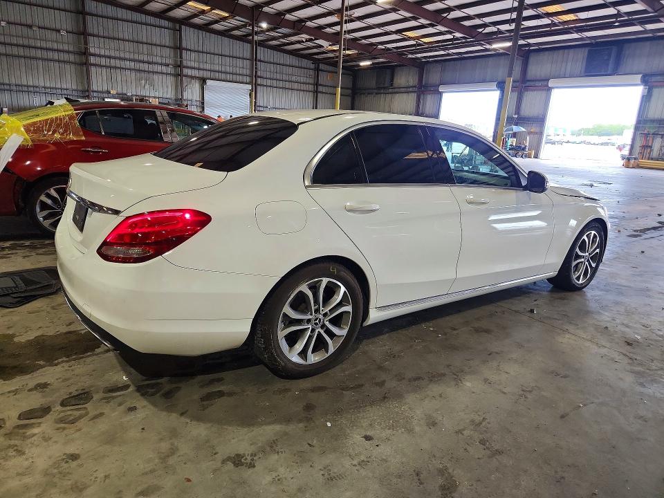 2017 Mercedes-benz C მანქანა იყიდება აუქციონზე, vin: 55SWF4JB7HU217816, აუქციონის ნომერი: 63382516