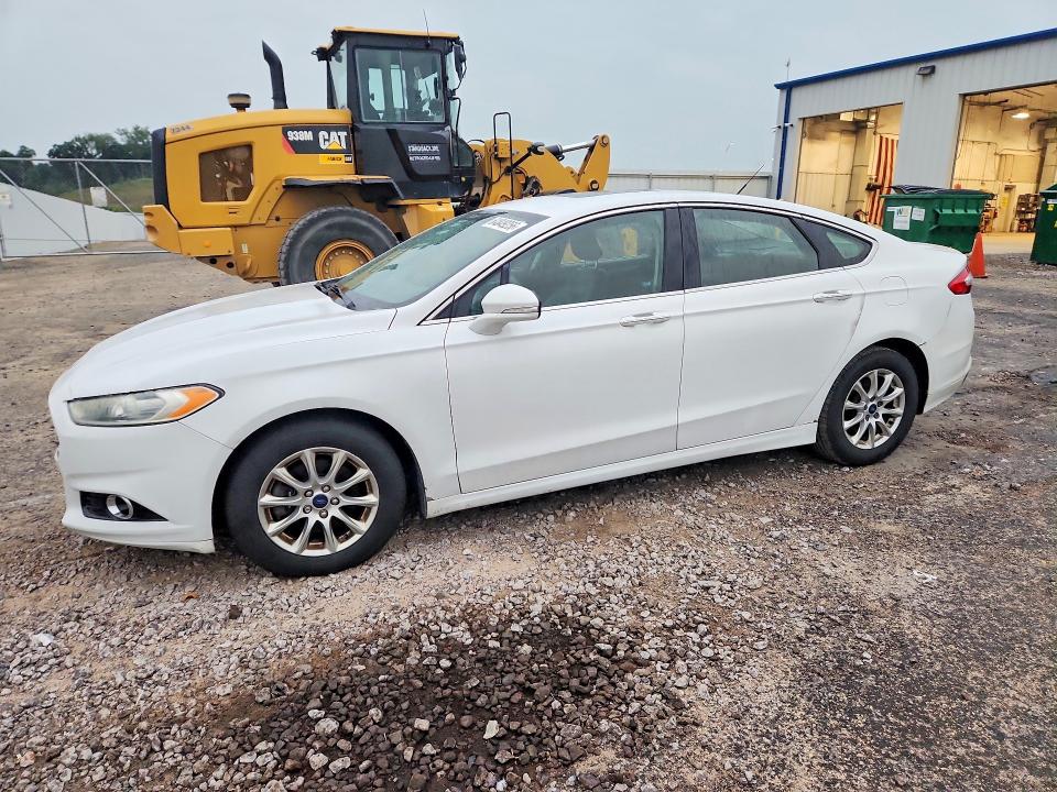 Auction sale of the 2015 Ford Fusion, vin: 3FA6P0K92FR282335, lot number: 64849256