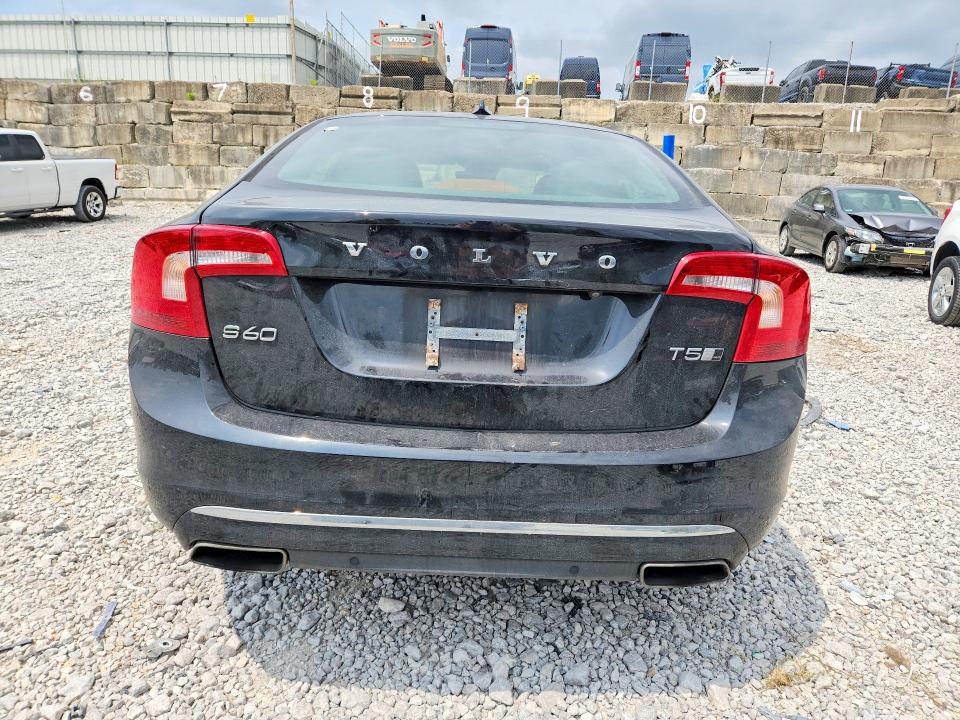 63948446 :رقم المزاد ، LYV402TK1JB157986 vin ، 2018 Volvo S60 مزاد بيع