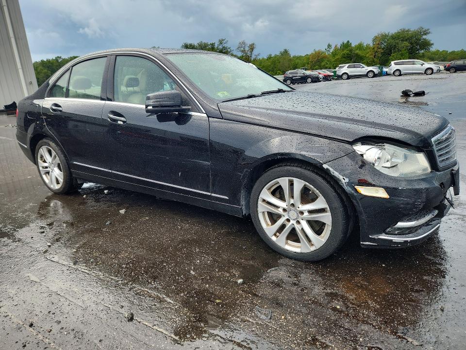 Продажа на аукционе авто 2014 Mercedes-benz C, vin: WDDGF8ABXER310001, номер лота: 64801256