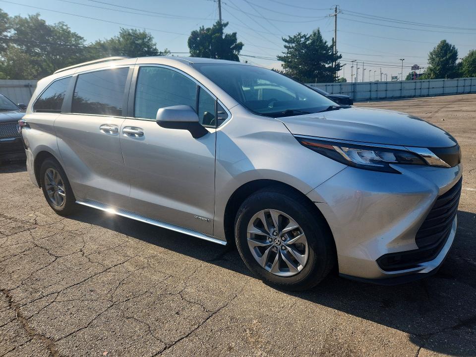 2021 Toyota Sienna მანქანა იყიდება აუქციონზე, vin: 5TDKRKEC3MS073086, აუქციონის ნომერი: 64052896