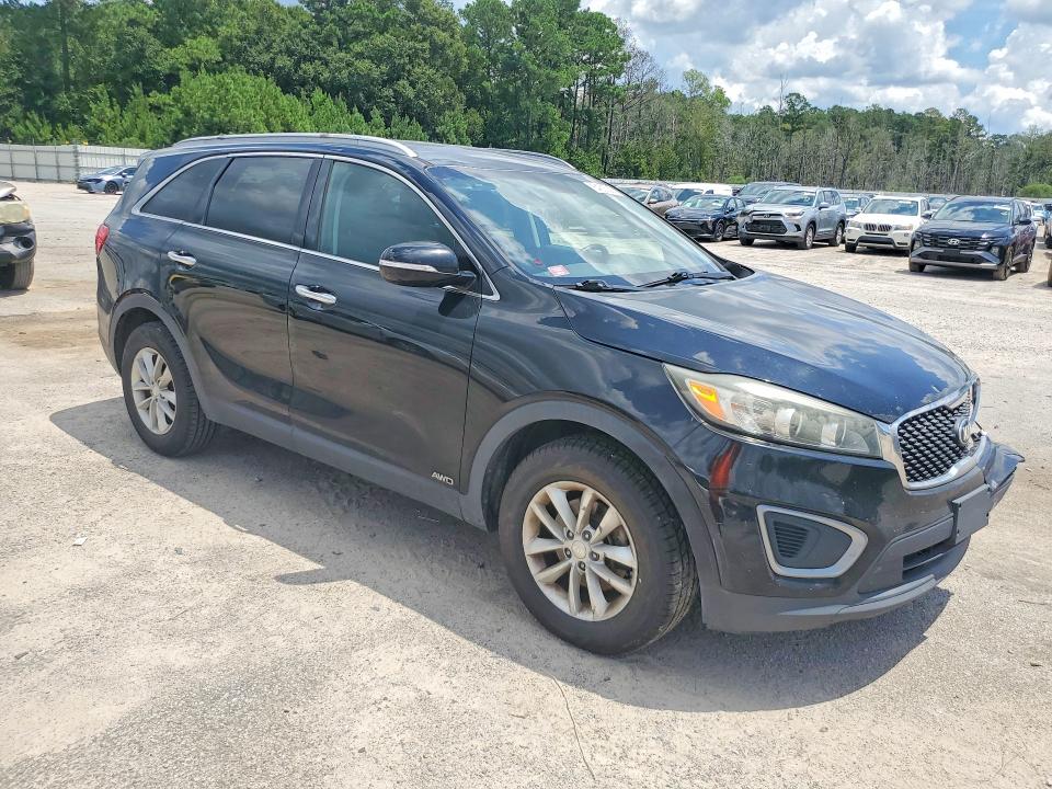 64535856 :رقم المزاد ، 5XYPGDA33HG293943 vin ، 2017 Kia Sorento مزاد بيع