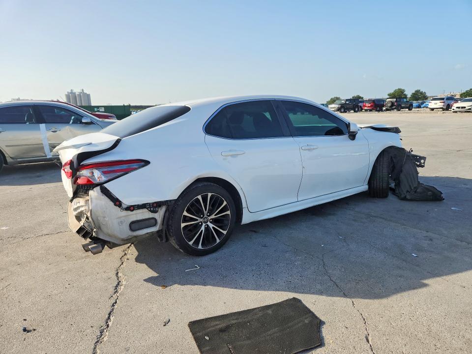 2018 Toyota Camry მანქანა იყიდება აუქციონზე, vin: 4T1B11HK7JU531364, აუქციონის ნომერი: 64950616