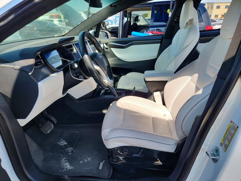 2016 Tesla Model X მანქანა იყიდება აუქციონზე, vin: 5YJXCAE22GF017044, აუქციონის ნომერი: 66267076