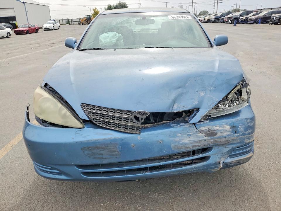2004 Toyota Camry მანქანა იყიდება აუქციონზე, vin: 4T1BF32K74U571504, აუქციონის ნომერი: 66943926