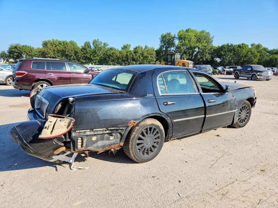 Auction sale of the 2003 Lincoln Town Car, vin: 1LNHM81W13Y612265, lot number: 66650006
