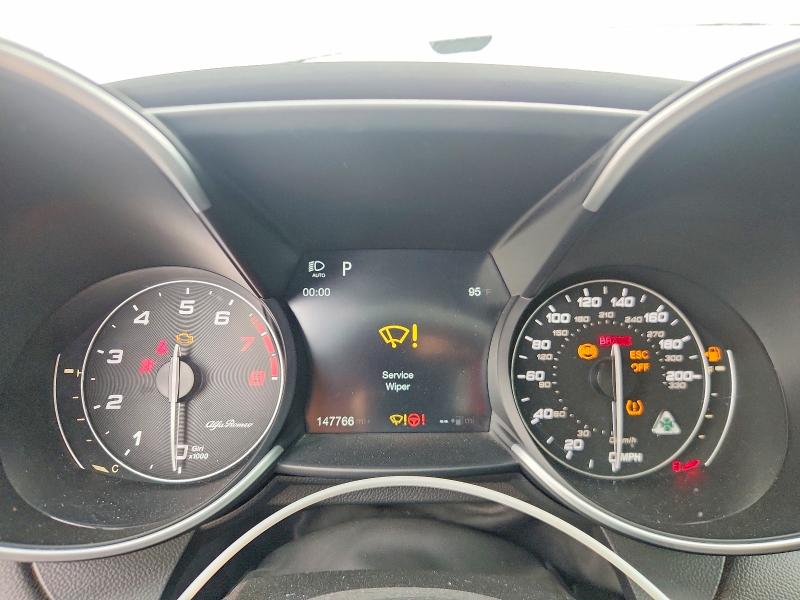 66636586 :رقم المزاد ، ZARFAEAV3H7549893 vin ، 2017 Alfa Romeo Giulia مزاد بيع
