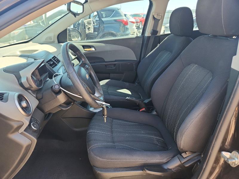 64565386 :رقم المزاد ، 1G1JC6SH1F4129442 vin ، 2015 Chevrolet Sonic مزاد بيع