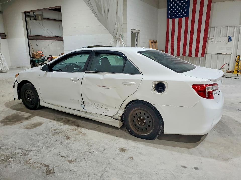 63683596 :رقم المزاد ، 4T1BF1FK5EU771717 vin ، 2014 Toyota Camry مزاد بيع