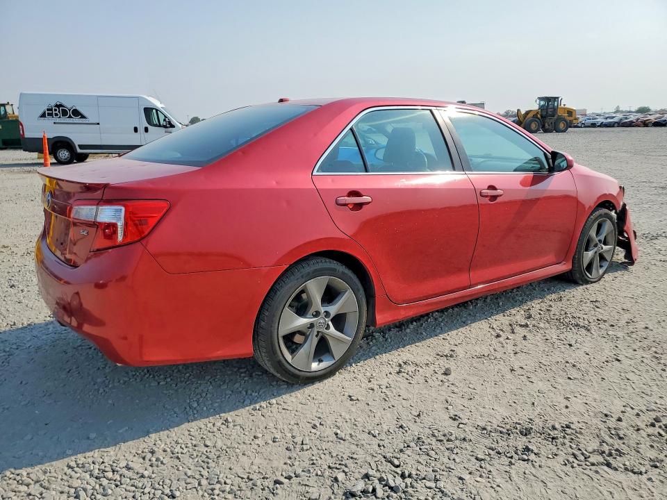 64292126 :رقم المزاد ، 4T1BF1FK6CU621001 vin ، 2012 Toyota Camry مزاد بيع