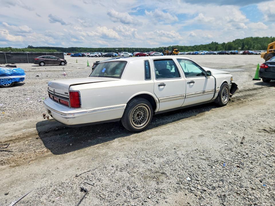 1996 Lincoln Town Car მანქანა იყიდება აუქციონზე, vin: 1LNLM81W6TY717314, აუქციონის ნომერი: 63578026